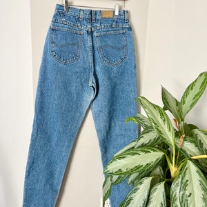 Vintage Lee Medium Wash Mom Jeans 28x33