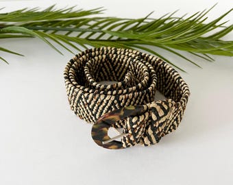 Cinturón tejido con hebilla de carey