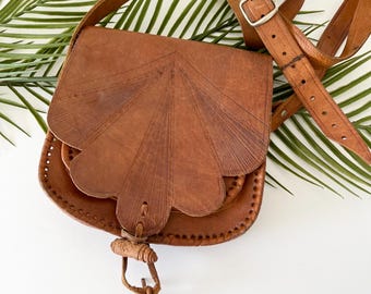 Monedero vintage de cuero marroquí tipo silla de montar