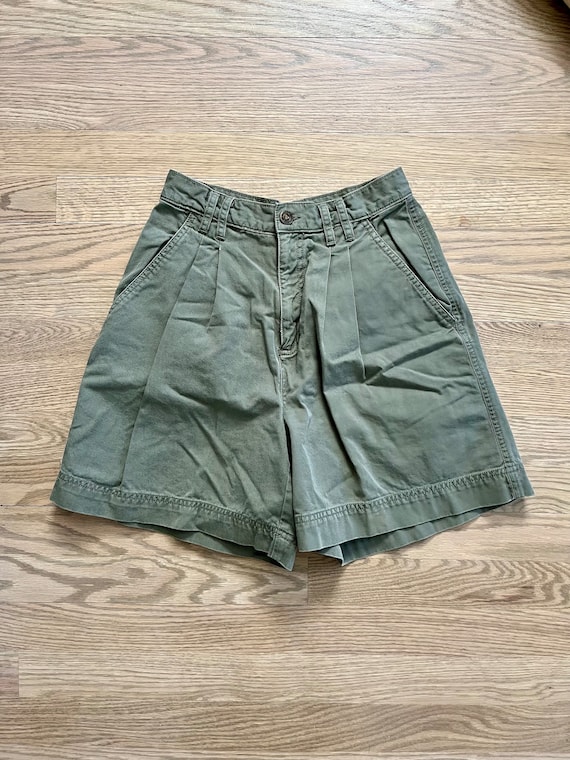 Vintage 90s Lizwear Pleated Mom Shorts in Olive - 