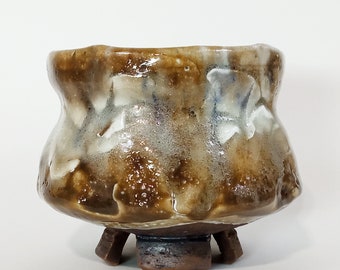 Chawan con pie, 12,5 x 10 cm. Tazón de té hecho a mano. Cerámica de estudio de gres.