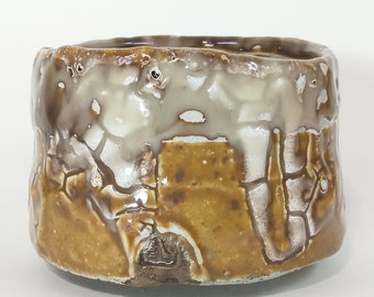 Chawan 11 x 8 cm. Handmade teabowl. Stoneware studio pottery.