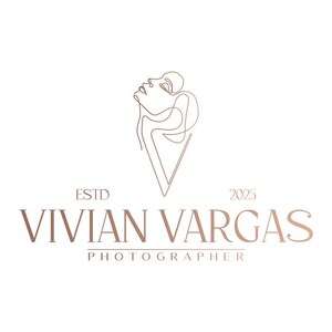 Diseño de logotipo OOAK. Logotipo de niña. Letra V y una niña. Logotipo lineal elegante. Profesional y único en su tipo. El logo se vende una vez, para un cliente.