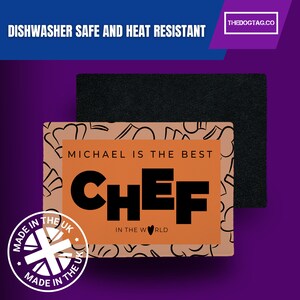 Pu&ograve; includere: Etichetta per nome di chef personalizzata arancione e nera con il testo "Michael is the best chef in the world". L'etichetta &egrave; lavabile in lavastoviglie e resistente al calore e ha il logo "Made in the UK".