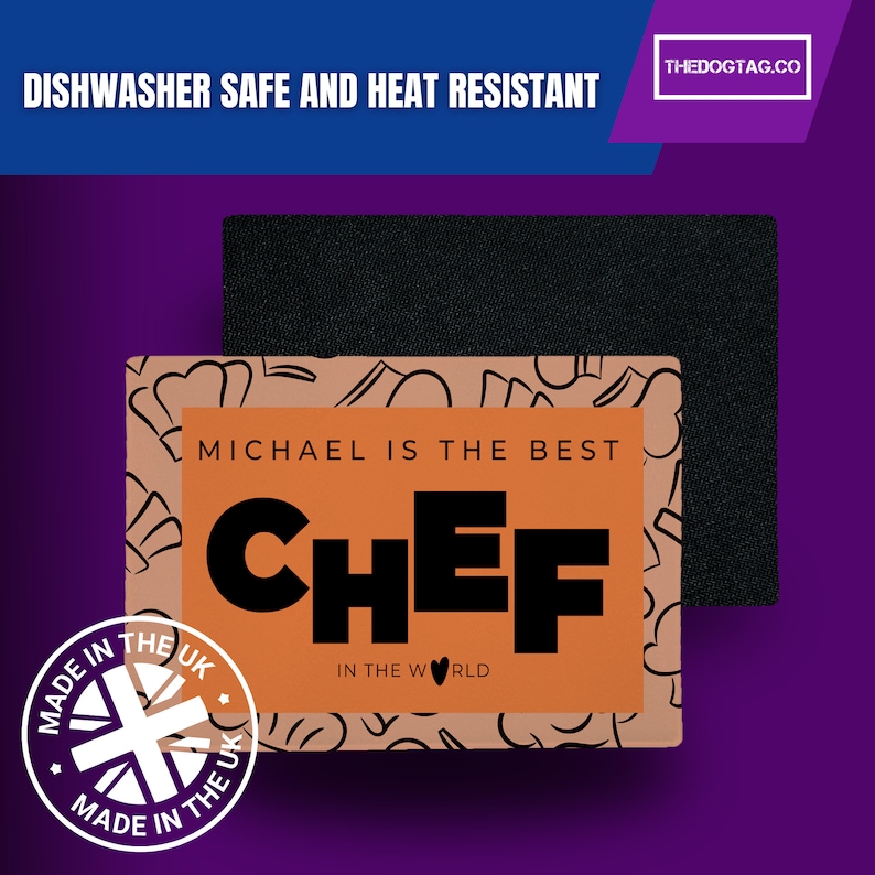 Pu&ograve; includere: Etichetta per nome di chef personalizzata arancione e nera con il testo "Michael is the best chef in the world". L'etichetta &egrave; lavabile in lavastoviglie e resistente al calore e ha il logo "Made in the UK".