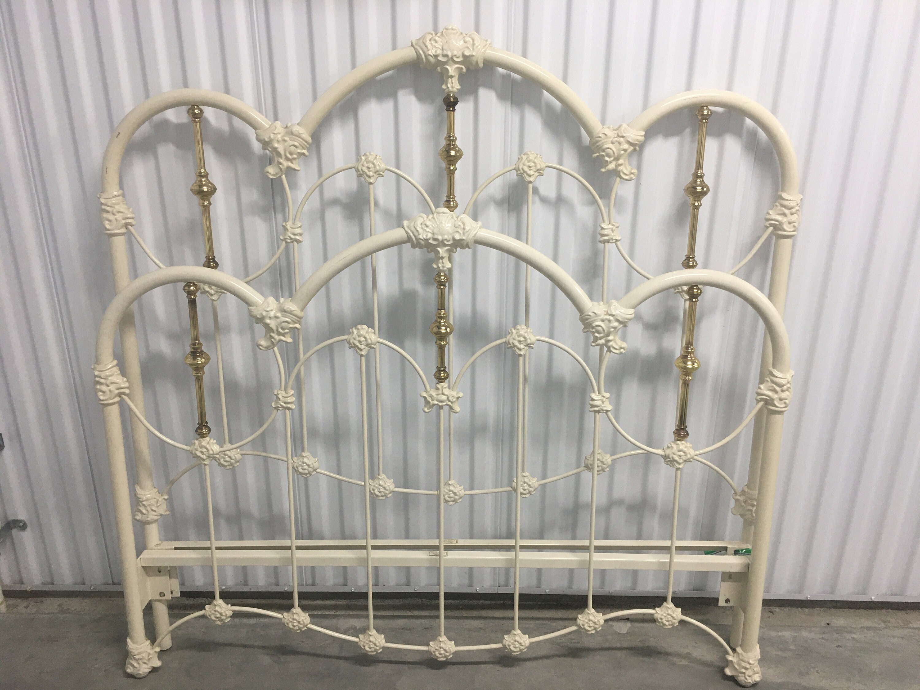 French Country Vintage FULL Iron Bed - Etsy