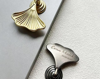 Personalized Engraved Ginkgo Leaf Cabinet pulls Drop Drawer Knobs Vintage Gold Wardrobe door handles Funky Dresser Furniture Handle