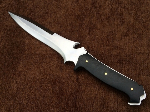 I want to buy a replica of Jack Krauser's knife from Resident Evil 4's  remake, but I'm really confused with some shady things : r/SWORDS