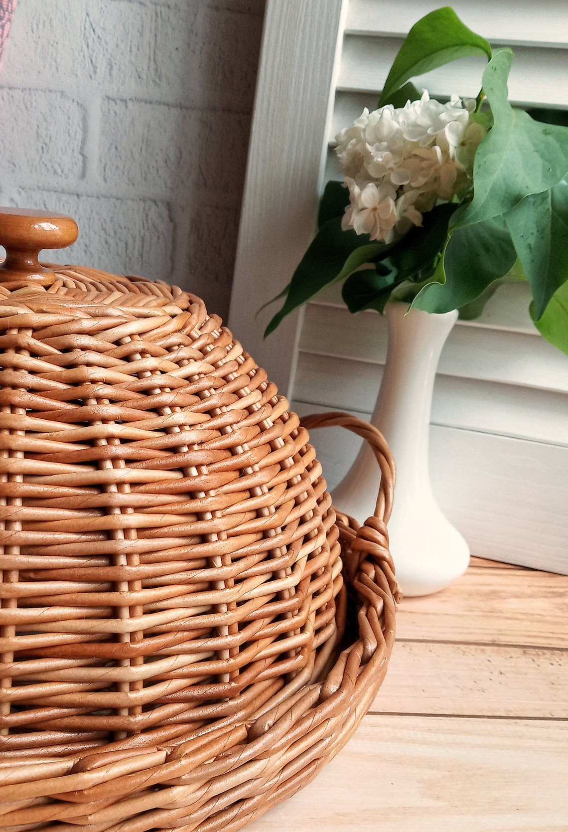 Round Basket With Lid.lid Cover Food. Round Basket Tray. Brown Storage