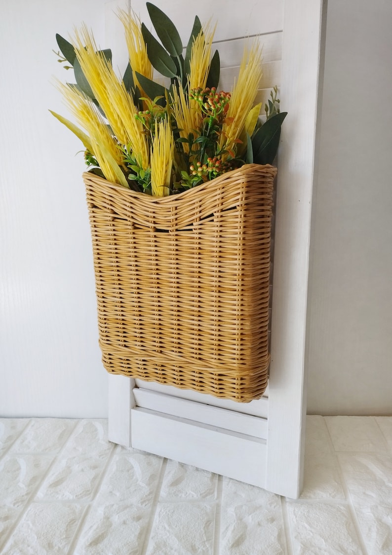 Basket on the door for flowers. Rectangular flat flower basket. Wicker basket in natural color, front door decoration. Hanging basket . image 2