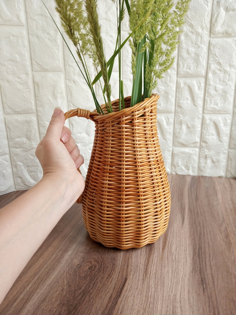 Wicker vase for flowers. Basket for artificial flowers or dried flowers. Decorative jug for home decoration. Photo props for home. image 5