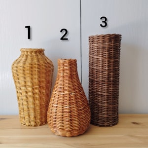 Wicker vase for flowers. Basket for artificial or dried flowers. Decorative jug for home decoration. image 4