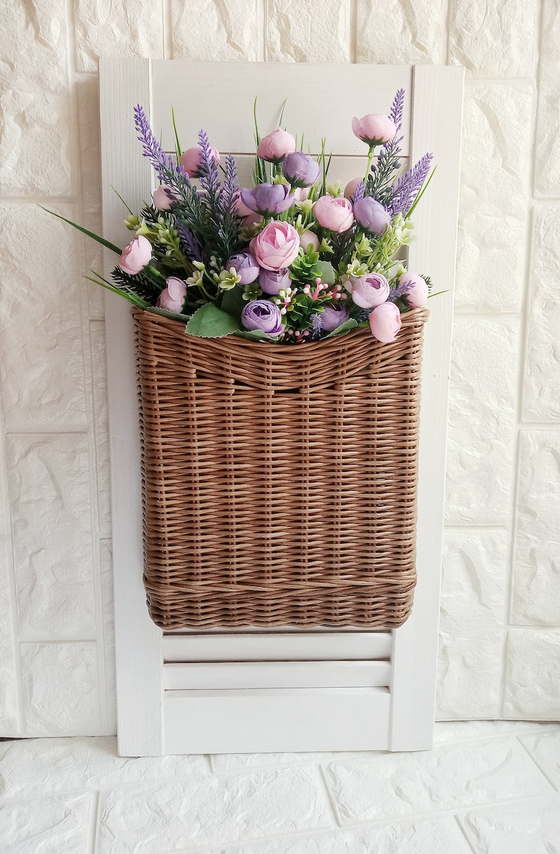 Basket on the door for flowers. Rectangular flat flower basket. Wicker basket in natural color, front door decoration. Hanging basket . image 4