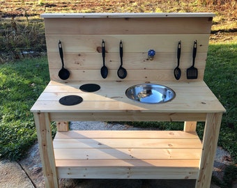 Cocina de barro con grifo gratuito