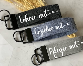 Schlüsselanhänger aus Filz personalisiert/schwarz matte Metallschnalle/ Danke Erzieher Abschiedsgeschenk Lehrer Pfleger Koch Kollege