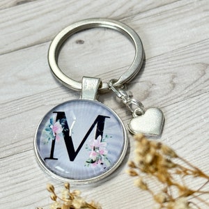 Schlüsselanhänger mit Initialen, mit Monogram, alle Buchstaben wählbar, Anhänger mit Herz, Geschenk für Herzensmenschen, personalisiert
