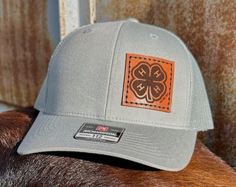 Czapka skórzana 4-H z grawerunkiem – dymny błękit