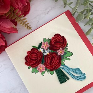 Roses rouges piquantes cartes de vœux | oeuvre d'art en papier fait main | Anniversaires | Anniversaire | Carte vierge | carte spéciale pour femme | Offres du Black Friday