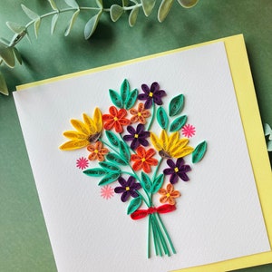 Bouquet de fleurs fraîches de couleurs mélangées, carte piquante, papier d'art, carte de voeux, carte quilling, cartes artisanales, carte faite main, cartes vierges, marguerite