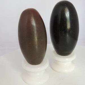 . NS-A217 1 2 4.5 Inches & Narmadeshwar Shiva lingam Combo- 2 White Marble Round Holder/Base For Both Lingams. 4 Inches