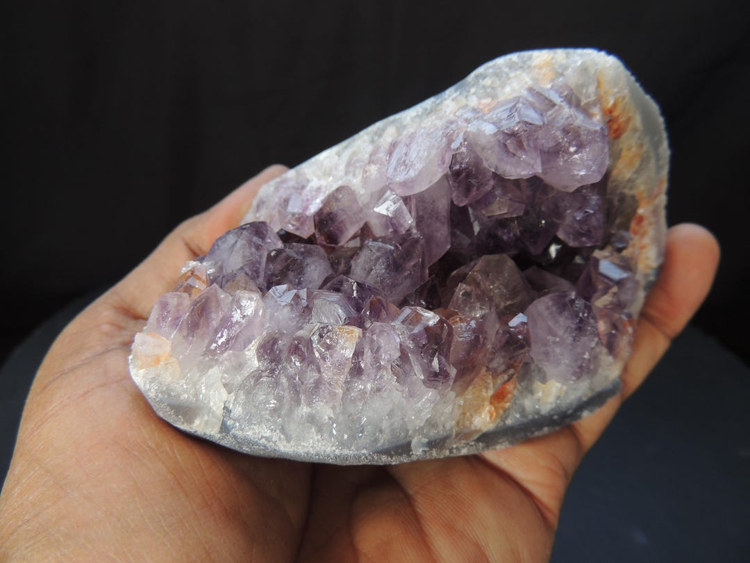 エメラルドの天然クラスター アメジスト天然水晶クラスター形成。（AZM-B20） - Etsy 日本