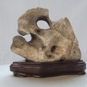 Suiseki Stone Art (SUI-C017)