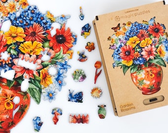 Garden Blossoms Wooden Jigsaw Puzzle: Animal Shaped Pieces