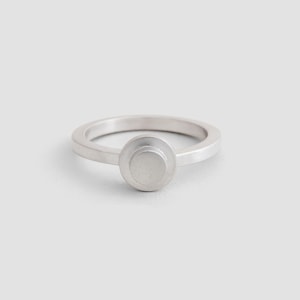 Solitaire Ring in 925 Sterling Silver / Multi Brick Solitaire Ring / Compatible with Lego-Bricks / Colorful Minimalist Ring