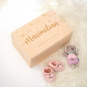 Caja de recuerdos personalizada para bebés con corazones o estrellas - regalo de bautismo regalo de nacimiento regalo de Navidad para niños caja de madera