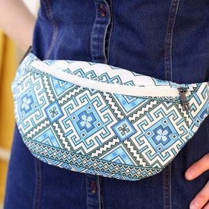 Sac banane avec broderie ukrainienne, petit sac banane en toile, sac banane unisexe, sac banane ethnique, sac ceinture fait main, sac à bandoulière, sac banane de randonnée