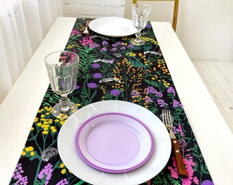 Camino de mesa floral, decoración de mesa de primavera, camino de mesa floral negro, decoración de mesa de estilo rústico, mesa de comedor de estilo cottagecore