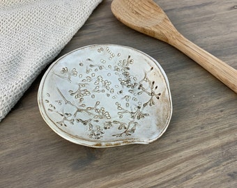 Handmade Spoon Rest | Modern Rustic | Pressed Flower Countertop Decor | Spoon Holder Cooking Mom Gift | Earthy, Natural Organic Kitchenware