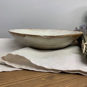 Frutero de cerámica orgánica / Decoración asimétrica / Centro de mesa minimalista moderno / Cerámica Wabi Sabi / Regalo de cerámica artesanal / Cuenco decorativo imagen 3