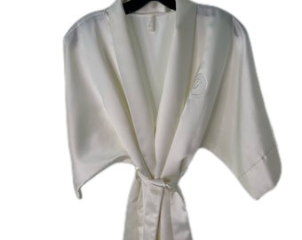 Weiße seidige Robe von Saks Fifth Avenue
