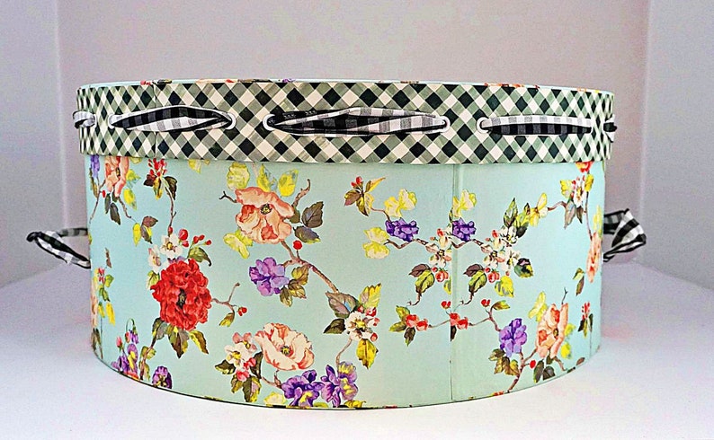 Beautiful and rare set of 5 Tracy Porter stackable/nesting hat boxes with floral Spring design image 2