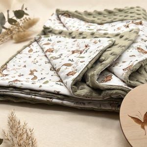 Copertina personalizzata per neonati con animali del bosco e nome | Copertina in pile Minky stile boho con cervo, coniglio, scoiattolo e riccio | 70 x 100 cm | Nascita/Battesimo