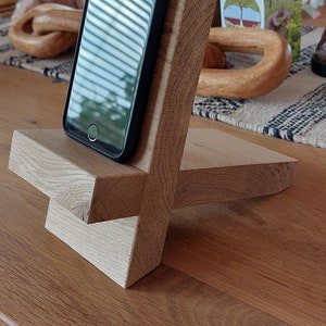 Oak mobile phone holder, smartphone stand, also different sizes for tablets