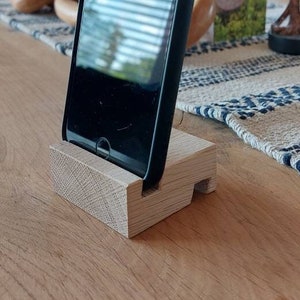 Oak mobile phone holder