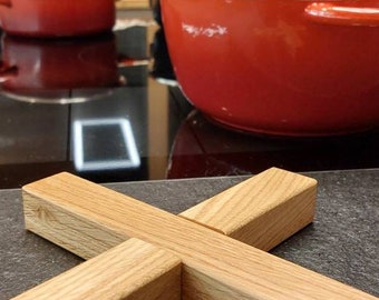 Trivet made of oak