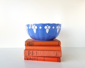 Antique Arts and Crafts Bright Blue and White Serving or Fruit Bowl, 9.5 inch by Villeroy & Boch (6767)