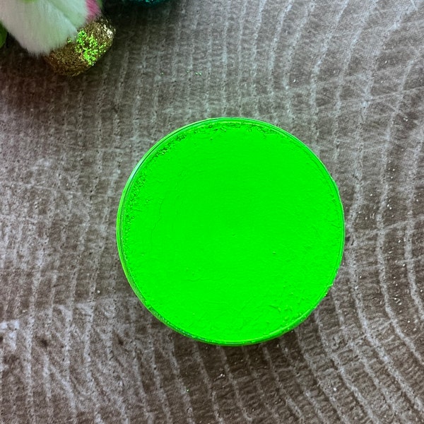 Neon Green>>Fluorescent Green Mica Pigment Powder, Neon Green Loose Powder, Neon Green Mica for Tumblers, Mica for Epoxy/Resin/Crafting