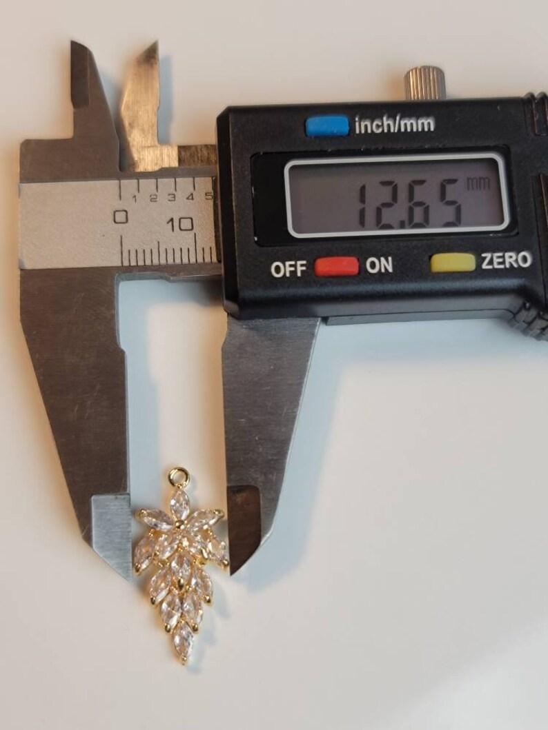 Dije de Flor Grande, Dije de Zirconia Cúbica Chapado en Oro de 18k imagen 8