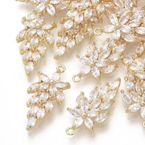 Dije de Flor Grande, Dije de Zirconia Cúbica Chapado en Oro de 18k imagen 1