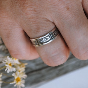 Flower Ring, floral stacking band, gifts for her, handmade gifts, sterling silver flower ring, forget me not flower ring
