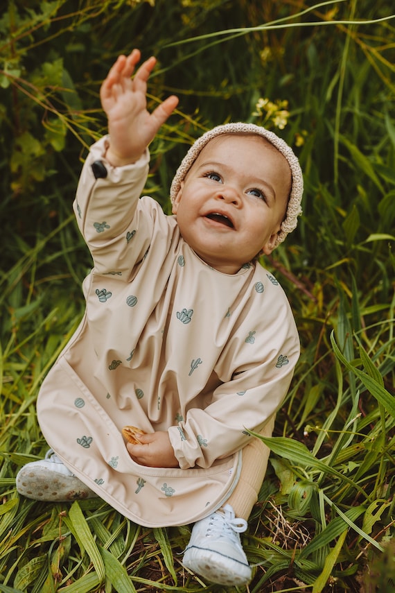 Babero con mangas impermeable 6 meses a 3 años