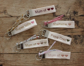 Personalized embroidered ECRU key ring (ideal mom dad, mistress gift, atsem, grandpa grandpa!)