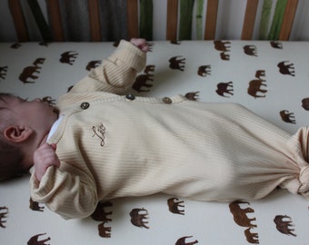 Tied pajamas & beige hat to embroider and personalize