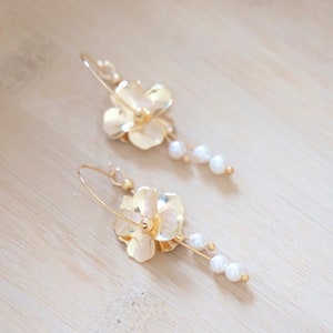 Handmade earrings Creoles, flower charms and white pearls image 4