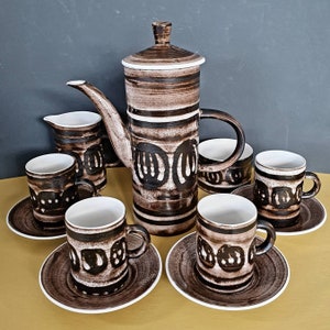 Vintage Coffee/Cacao Service by Rye Pottery, 4x small cups, saucers, pot, all with bean motifs, English,  1960s