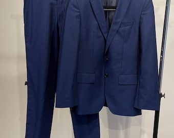 HUGO boss Men's Blue Suit Reda Italian Virgin Wool Size US 36R EU 46